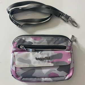 Baggallini Modern Everywhere Mini Bag